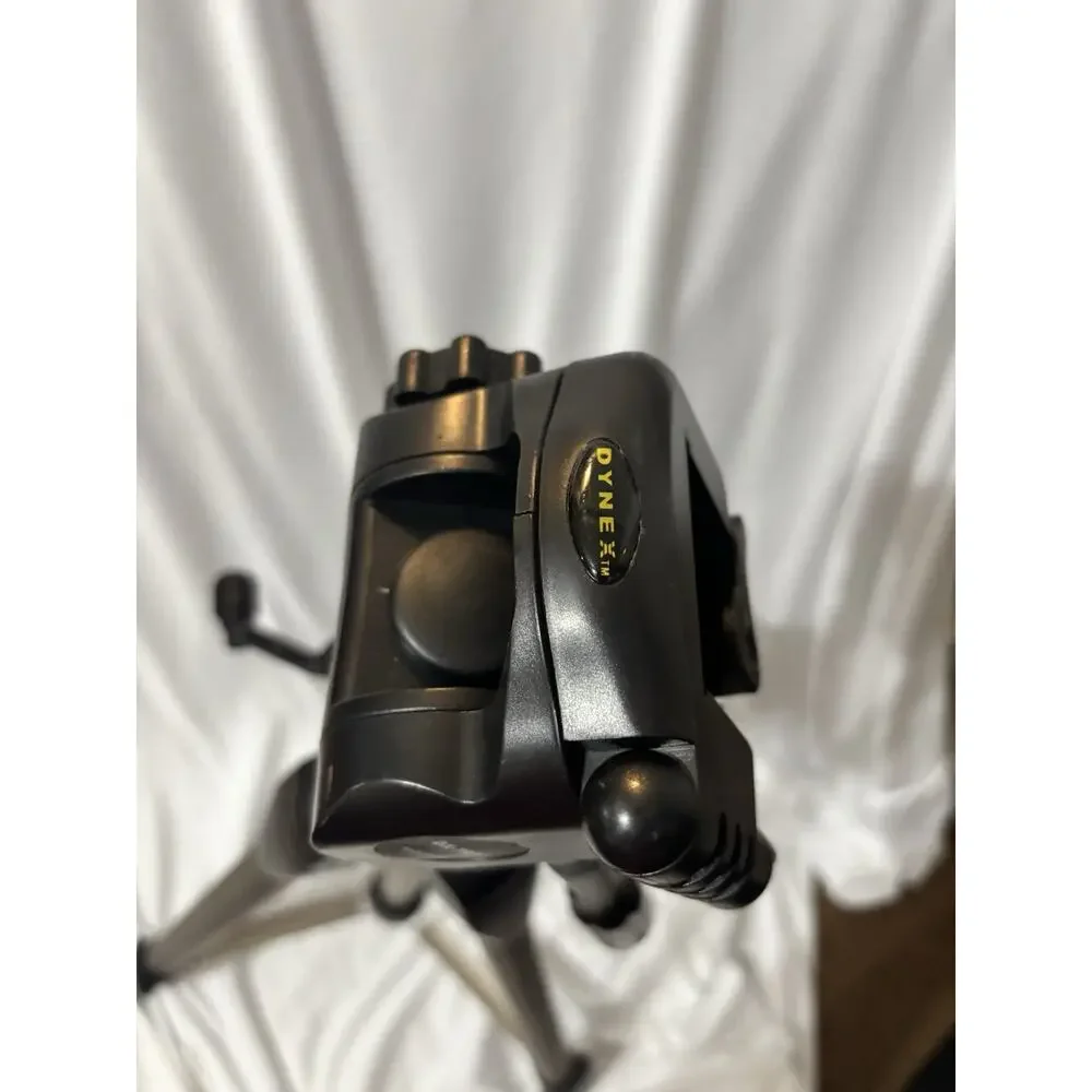 Dynex DX-TRP60 Tripod